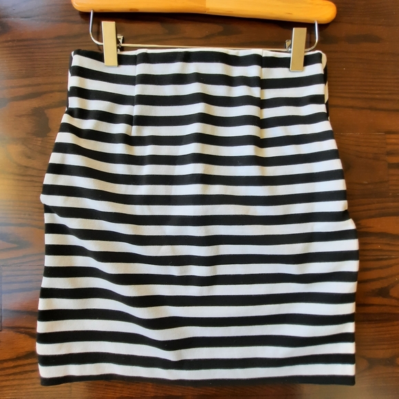 Dynamite Striped Skirt Size Small - Picture 2 of 3